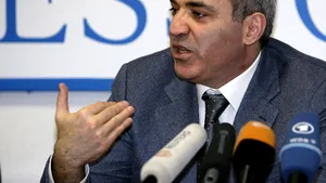 Garry Kasparov se teme să revină în Rusia