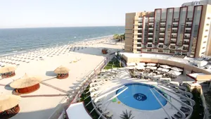 O cameră la hotelul Vega din Mamaia costă cât la Nisa la cinci stele. Gradul de ocupare este de 100%