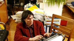 Marius Daniel Popescu, laureat al premiului elveţian Robert Walser, vine luni, la Bucureşti
