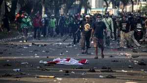 Indonezia: Studenții acuză forțele de securitate de „atac brutal” asupra universităților