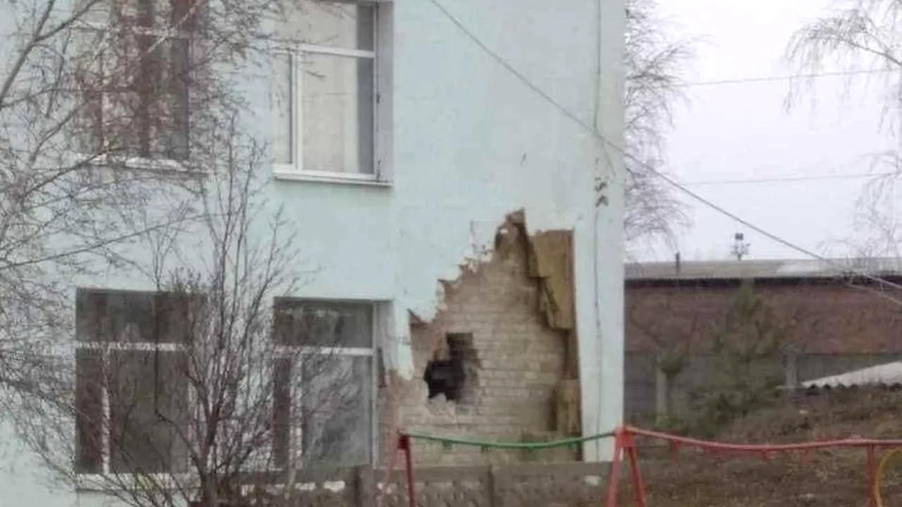 Bombardamente în estul Ucrainei. Separatiştii pro-ruşi au tras un obuz într-o grădiniţă plină de copii
