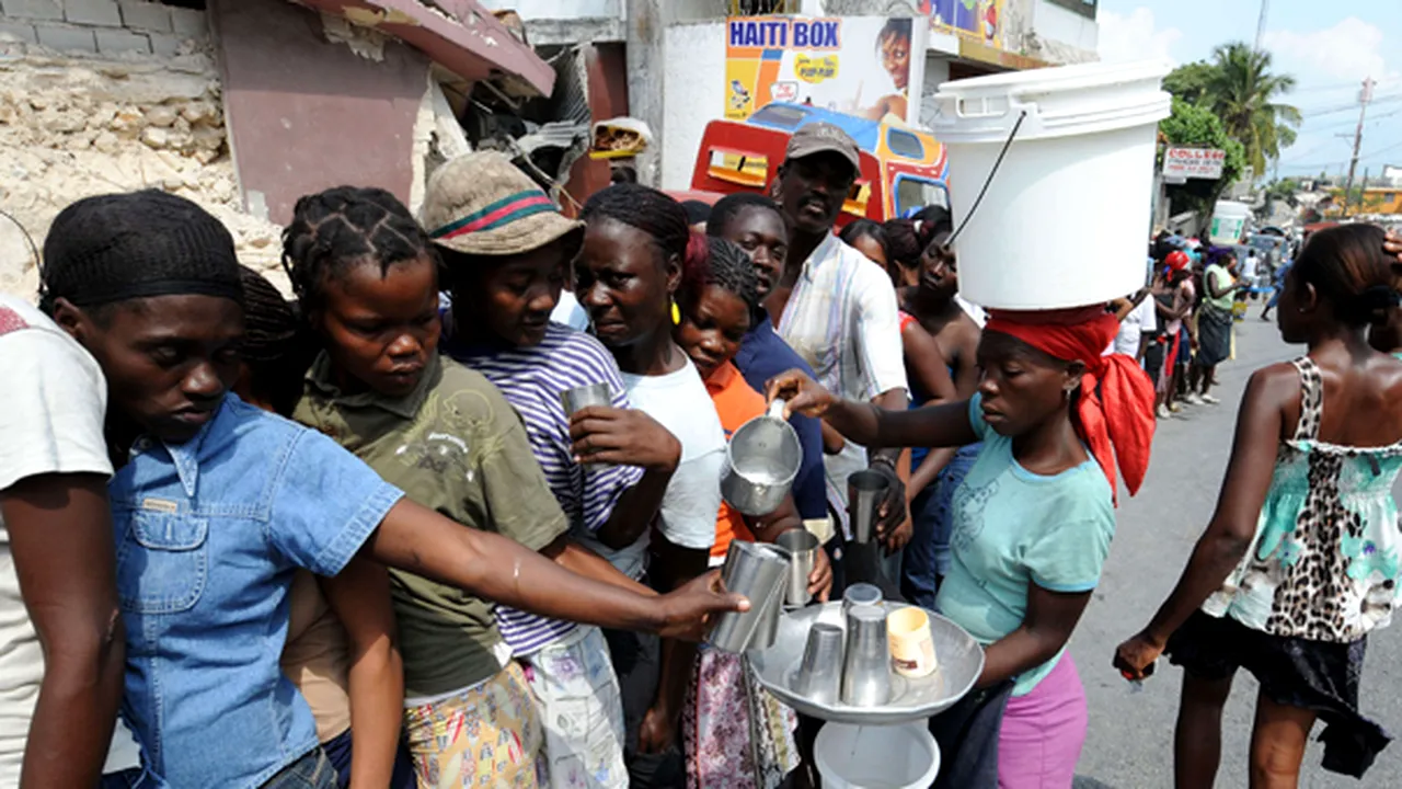 Convoi cu ajutoare pentru Haiti atacat de o mulţime furioasă