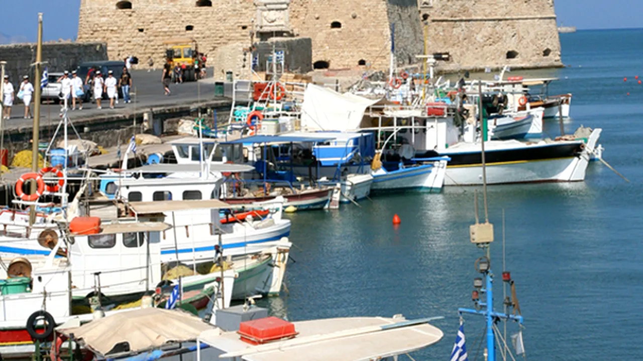 Vacanţă cu 49 de euro la Paralia sau cu 1.000 de euro în Senegal