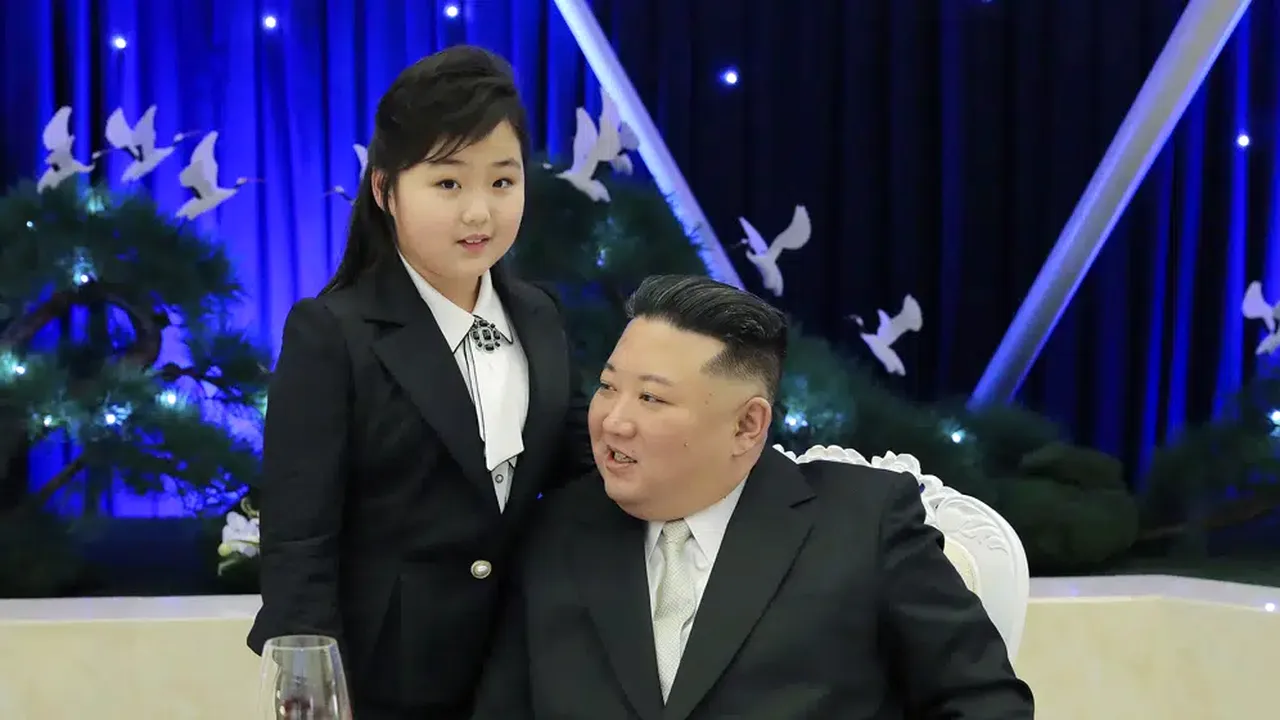 Fetiţa despre care se crede că este fiica lui Kim Jong Un, în centrul atenţiei la un banchet militar