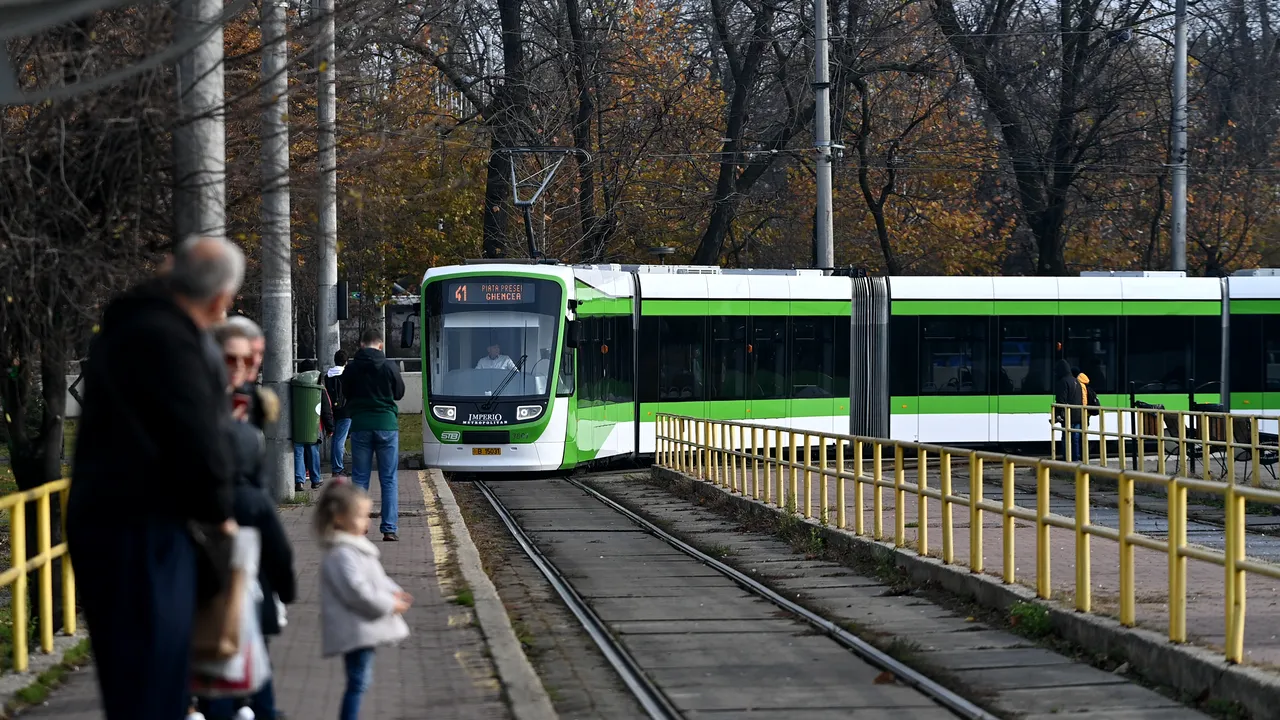 Bucureştenii, în pericol: pot rămâne fără transport public, căldură şi apă caldă