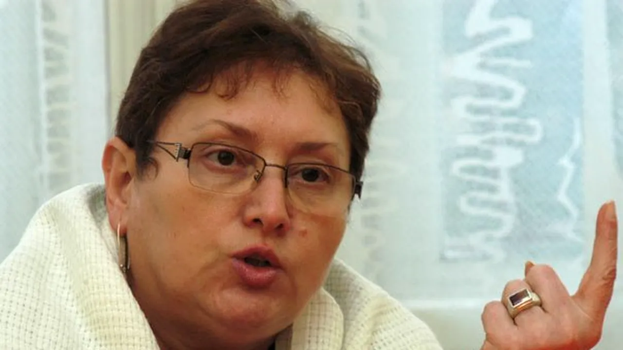 Renate Weber: Intenţia Franţei de a distruge taberele de romi, o măsură a la Berlusconi