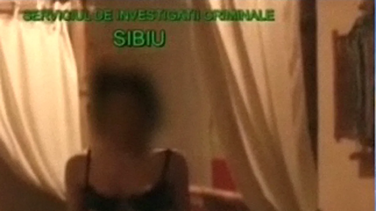 Un sibian şi-a făcut bordel sub paravanul unui salon de masaj - VIDEO