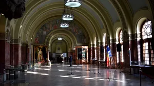 #100 | Sala Unirii din Alba Iulia, în care s-a semnat actul Marii Uniri, restaurată după 50 de ani / 