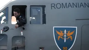 Duşa a fost ”cel mai fericit ministru al Apărării”, la intrarea în uz a unei noi aeronave Spartan - FOTO