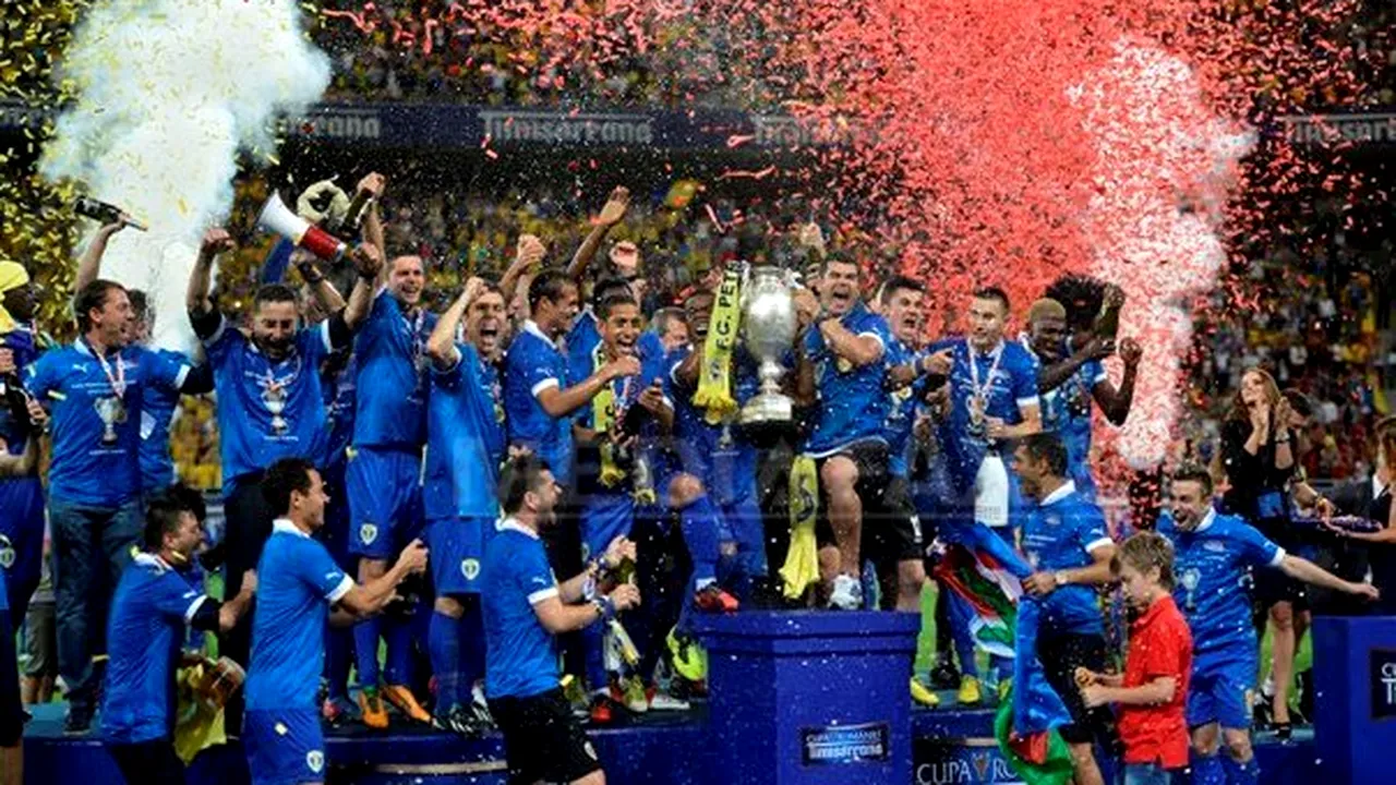 FINALA CUPEI ROMÂNIEI: Jucătorii Petrolului au primit medaliile şi trofeul - FOTO