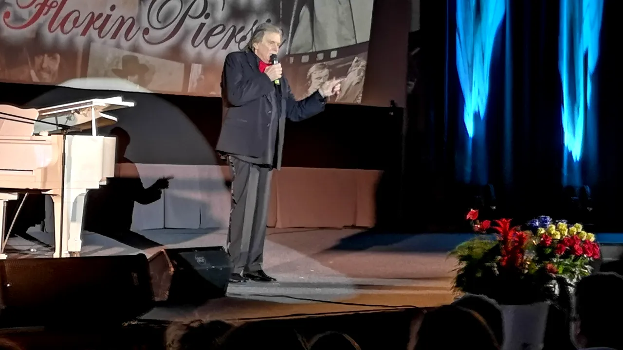 Florin Piersic, omagiat de sute de oameni la aniversare: Îmi pare rău de un singur lucru: că nu am 38 de ani, ci 83 de ani | GALERIE FOTO, VIDEO