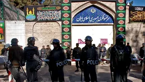 Iranul închide provizoriu un consulat din Afganistan, după ce a fost atacat de manifestanţi