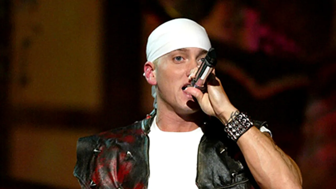 Eminem - muzicianul cu cele mai mari vânzări de albume ale ultimului deceniu