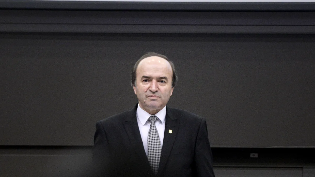 UPDATE: Delegaţia Comisiei de la Veneţia are discuţii cu membrii CSM/ Toader le-a prezentat stadiul legilor justiţiei