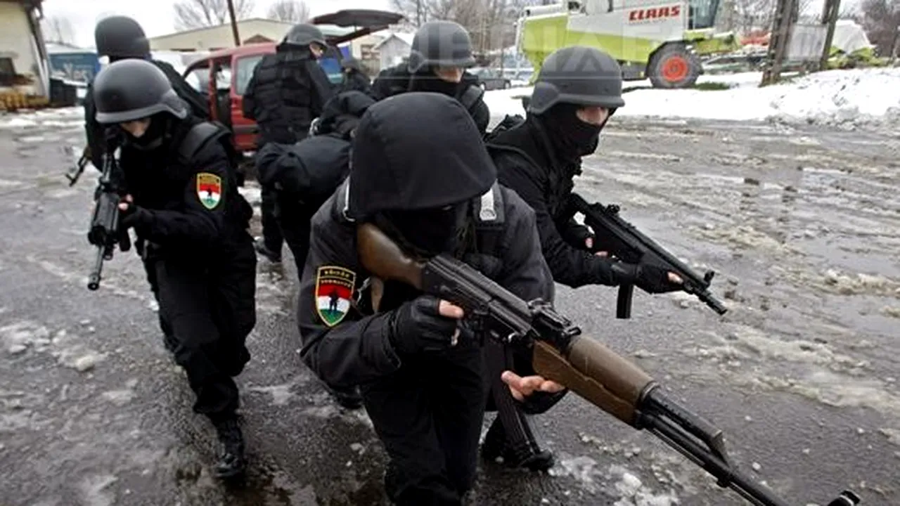 Adolescenţii din Ungaria îşi pot petrece vacanţa de vară în tabere militare