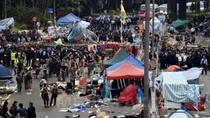 Poliţia a început arestarea manifestanţilor prodemocraţie din centrul Hong Kong-ului - FOTO, VIDEO