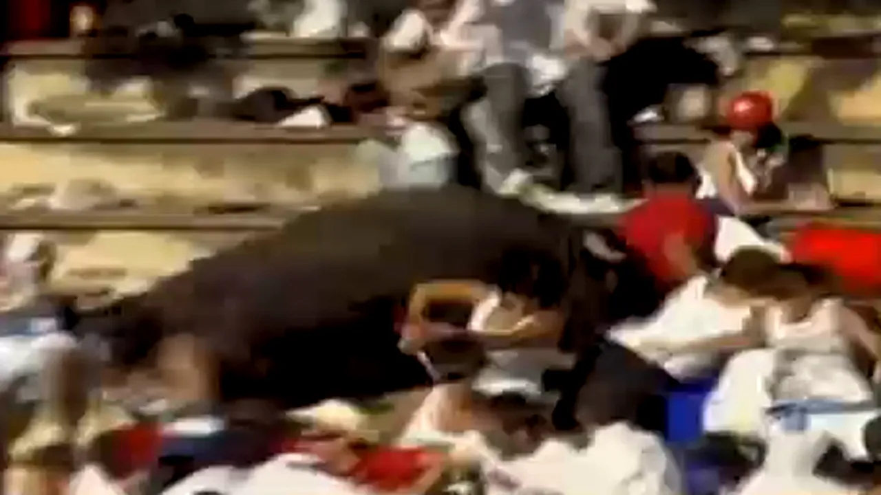 30 de persoane rănite după ce un taur a sărit în tribunele unei arene în Spania - VIDEO