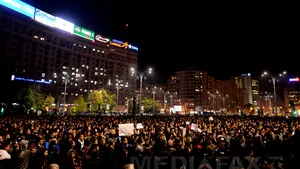 RESTRICŢII RUTIERE duminică în Piaţa Victoriei, unde va avea loc un miting al militarilor în rezervă. Sunt aşteptate 25.000 de persoane