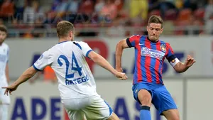 Căpitanul Stelei, Alexandru Chipciu, a primit trofeul Cupei Ligii de la Ilie Năstase: Sperăm să mai câştigăm două trofee în acest sezon