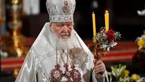 Patriarhul rus îi spune trimisului papal că bisericile lor ar trebui să lucreze împreună pentru pace