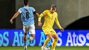 Andrei Raţiu, pregătit să bată penalty-ul decisiv în partida cu Olanda