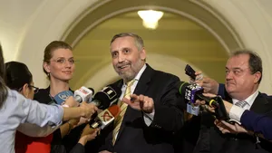 PNL îl apară pe Munteanu, acuzând societatea civilă de afirmaţii false în stil fesenist şi propagandă