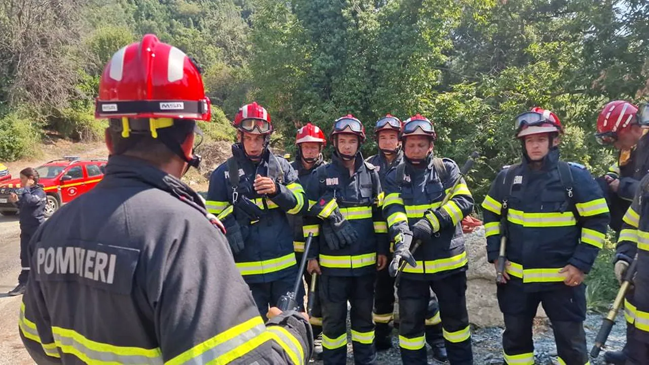 Pompierii români dislocaţi în Franţa au stins un incendiu izbucnit într-o gospodărie