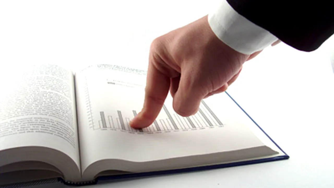 Deficitul de cont curent a scăzut cu 54,6%