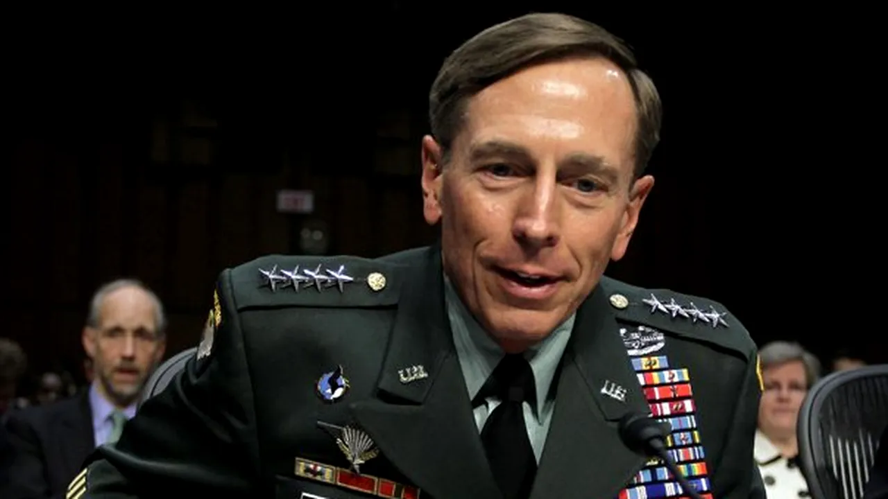 Numele lui David Petraeus apare în documente confiscate la eliminarea lui ben Laden