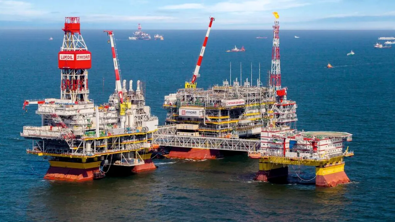 Ucraina atacă pentru a doua oară platforma petrolieră Lukoil din Marea Caspică
