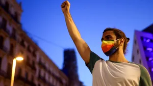 VIDEO Proteste masive în Spania după ce un tânăr din comunitatea LGBTQ+ a fost bătut până la moarte
