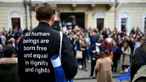 Paradoxul care polarizează societatea: Este democrația mereu despre adevăr?