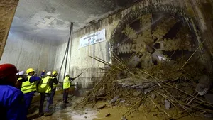 Ponta a filmat cu telefonul spargerea tunelului de metrou: Dacă nu am şti unde suntem, ar fi scary! - FOTO