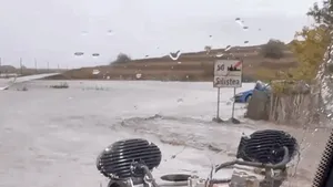 Constanţa: Localitatea Siliştea este izolată din cauza inundaţiilor / Pompierii intervin pentru evacuare