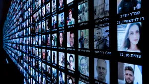 Israelul afirmă că mai sunt aproximativ 80 de ostatici în viaţă în Fâşia Gaza