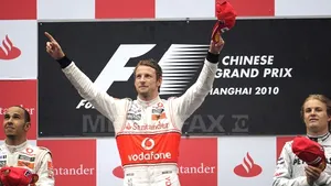 Jenson Button a câştigat la Hungaroring, la Grand Prix-ul 200 din carieră