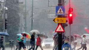 Vremea. Alertă meteo ANM: Cod portocaliu de ploi torenţiale şi vijelii în 15 judeţe 