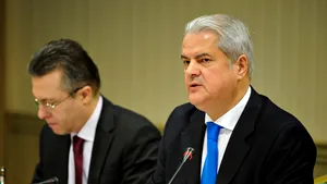 Năstase ar putea candida în echipă cu Diaconescu, pentru preşedinţia executivă a PSD