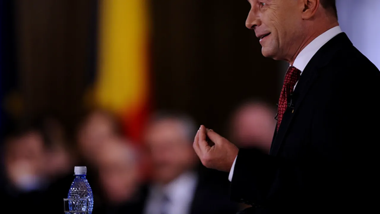 Băsescu lui Geoană: A trebuit să plecaţi din Guvern ca un interimar să rezolve problema rezidenţilor