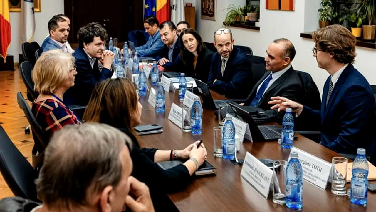 Delegaţie a OCDE, în vizită la Primăria Capitalei / România este candidat la aderarea la Organizaţiei pentru Cooperare şi Dezvoltare Economică