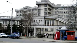 Medici acuzaţi în cazul unui nou-născut cu o mână ruptă şi cealaltă paralizată (Video)