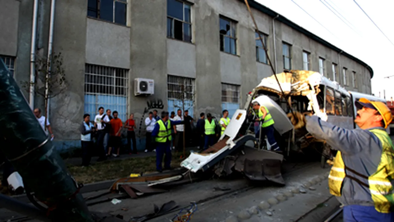 Un tramvai a deraiat la Timişoara, o tânără fiind rănită - VIDEO