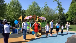 De partea cealaltă a baricadei. LANŢ UMAN în Capitală pro-vaccinare. Ce succes a avut manifestaţia | GALERIE FOTO, VIDEO