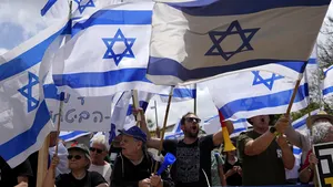 Manifestaţii pro şi contra, în faţa instanţei, în timpul mărturiei lui Netanyahu