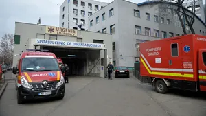 Medic de la Floreasca, acuzat de colegi că i-a înţepat cu seringa folosită la o pacientă cu Hepatita C