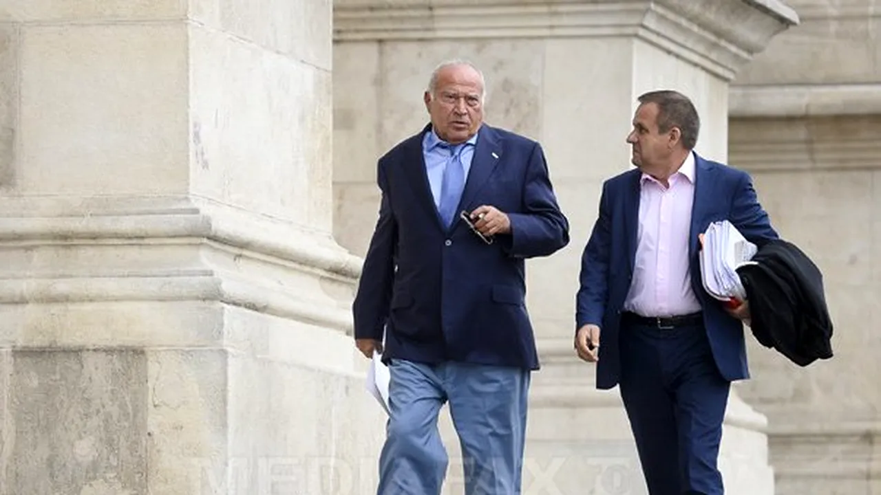 Dosarul ICA: Voiculescu a cerut recuzarea completului, solicitarea a fost respinsă. Avocatul său a cerut audierea lui Traian Băsescu, cerere, de asemenea, respinsă. Dezbaterile vor fi reluate marţi, la 10.00