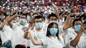 Imaginea care face cât o mie de cuvinte. Un milion de decese din cauza Covid-19 în lume: emoţia locuitorilor din Wuhan