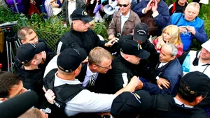 FOCUS: Atacul violent la adresa lui Hoară, singurul incident de la manifestaţia sindicală de miercuri