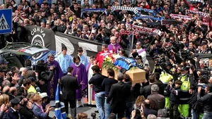 Mii de persoane au participat la funeraliile fotbalistului Piermario Morosini