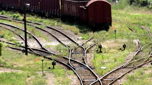 Un tânăr a furat o tonă şi jumătate de zahăr dintr-o garnitură CFR